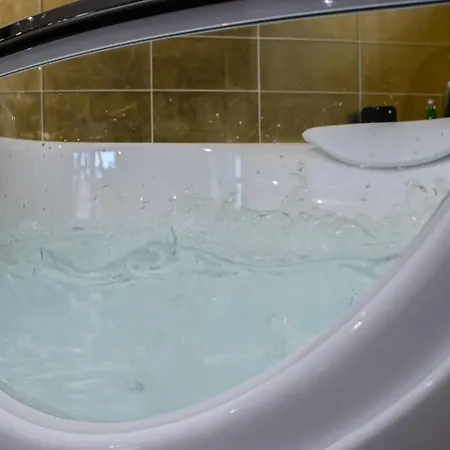 Emeraude - Jacuzzi Apartman Saint-Étienne