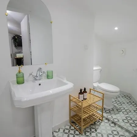 Emeraude - Jacuzzi Apartman